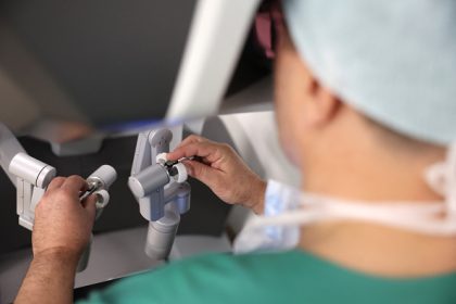 Un Angolais opéré par un chirurgien se trouvant à 11.000 km aux États-Unis, une première en Afrique