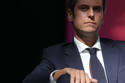 Le centre et la droite prêts à taxer les ultra-riches pour éviter la censure