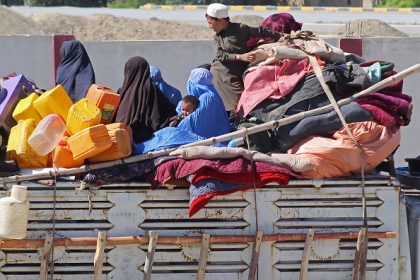Pakistan : déjà plus de 200.000 Afghans expulsés vers des camps de fortune