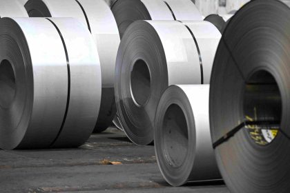 Les droits de douane de 50 % imposés par Donald Trump sur l&rsquo;acier et l&rsquo;aluminium entrent en vigueur et visent à stimuler la production américaine