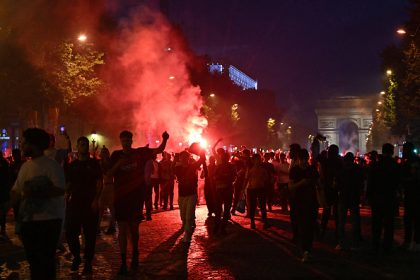 Ligue des Champions : près de 300 interpellations, incidents sur les Champs-Élysées et aux abords du Parc des Princes