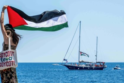 Bateau pour Gaza : « une instrumentalisation » juge François Bayrou qui provoque le départ des députés LFI