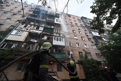 De nouvelles frappes russes font cinq morts en Ukraine