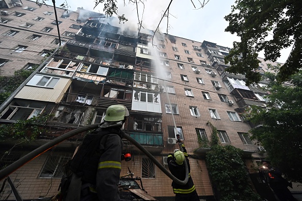 De nouvelles frappes russes font cinq morts en Ukraine