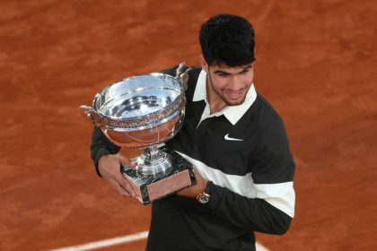 Vidéo – Carlos Alcaraz, accueilli en héros par les ramasseuses de balles après sa victoire