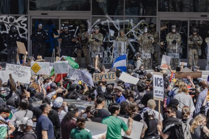 Le gouverneur de Californie conteste en justice le déploiement des forces fédérales par Donald Trump