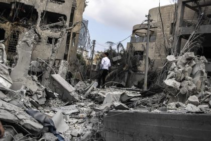 L&rsquo;Iran poursuit son barrage de missiles sur les villes israéliennes au quatrième jour du conflit