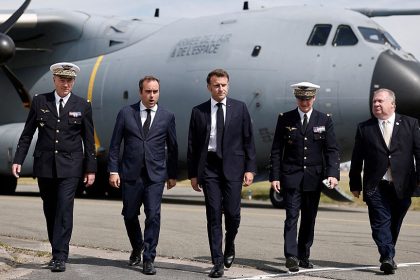 Participation de l’État dans Eutelsat : Emmanuel Macron évoque « un enjeu de souveraineté »
