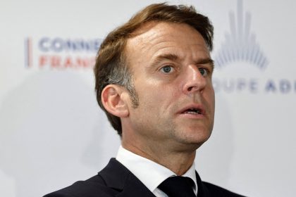 Sébastien Lecornu reconduit : Emmanuel Macron prend le risque de la censure