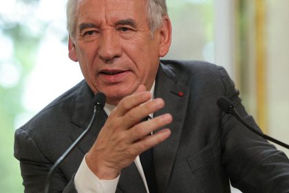 Nicolas Sarkozy condamné : pour François Bayrou, si l’exécution provisoire est généralisée, « il n’y a plus d’appel possible »