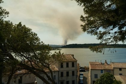 Aude : d&rsquo;importants incendies entraînent l’évacuation d’un camping