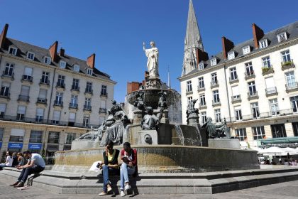 Nantes : après le retrait des statues place Royale, des figures hyperréalistes de Nantais bientôt installées dans la fontaine