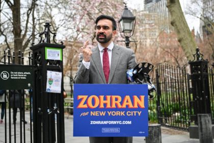 Mairie de New York : victoire surprise du candidat d&rsquo;extrême-gauche aux primaires du parti démocrate