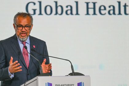 Covid-19 : un rapport de l&rsquo;OMS estime que ses origines restent incertaines et accuse Pékin de dissimuler des informations