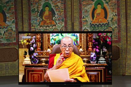 Le Dalaï Lama défie Pékin en préparant sa succession