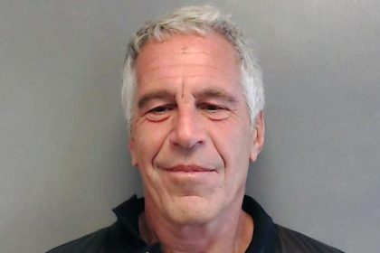 Le département de la Justice américain et le FBI ont conclu qu&rsquo;Epstein s&rsquo;était suicidé sans laisser de « liste de clients »