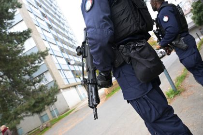 Narcotrafic : Nîmes instaure un couvre-feu pour protéger les mineurs et renforce les moyens policiers