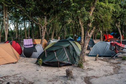 Nord : un migrant de 25 ans a été tué par balles dans un camp de migrants