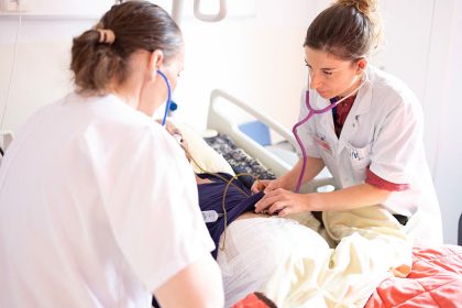 Professions médicales en France : un médecin sur deux est une femme