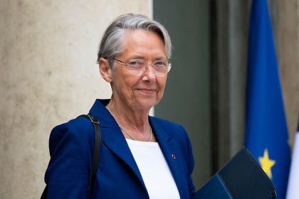 Élisabeth Borne ouvre la porte à une « suspension » de la réforme des retraites