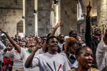 Kenya : la cathédrale de Tous les Saints de Nairobi, refuge des manifestants fuyant la répression policière