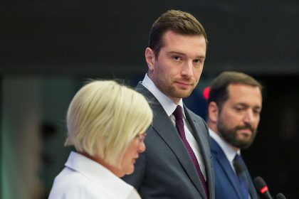 Jordan Bardella annonce une perquisition en cours du siège du RN : « jamais aucun parti d&rsquo;opposition n&rsquo;a subi un tel acharnement »