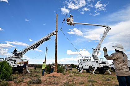 Face aux canicules, le combat des Amérindiens Navajo pour l’électricité et la clim