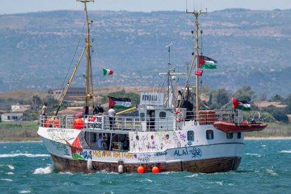 Le bateau en route pour Gaza intercepté par l’armée est arrivé en Israël
