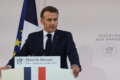 Emmanuel Macron annonce que la France dépensera 6,5 milliards d&rsquo;euros supplémentaires pour son armée