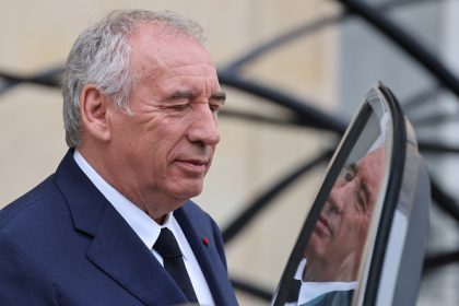Accord UE-États-Unis : François Bayrou regrette « un jour sombre », la classe politique dénonce « une défaite »