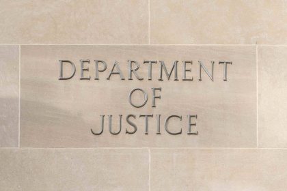 Ghislaine Maxwell, associée de Jeffrey Epstein, rencontre des responsables du Département de la Justice américaine