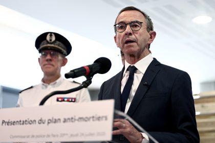 Mortiers d&rsquo;artifice : « D&rsquo;un côté la France des héros, et de l&rsquo;autre, la France des salauds qui tirent sur nos policiers », dénonce Bruno Retailleau