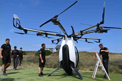 Traversée de la Manche à bord d’une machine volante : Franky Zapata teste sa nouvelle invention