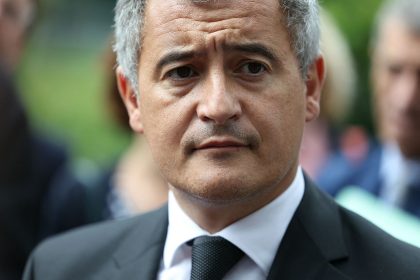 « Non, je ne vous serre pas la main » : échange tendu entre une avocate et Gérald Darmanin, venu pour présenter sa réforme pénale