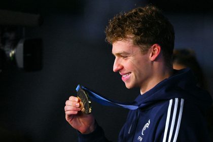Léon Marchand champion du monde du 200 m quatre nages pour la troisième fois