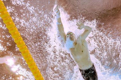 Mondiaux de natation : « c&rsquo;était la bataille jusqu&rsquo;au bout » pour le sixième titre mondial de Léon Marchand