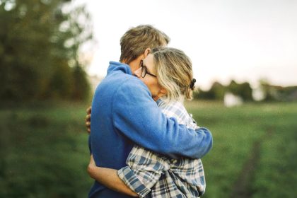 La durée idéale d&rsquo;un câlin pour améliorer l&rsquo;immunité et réduire le stress