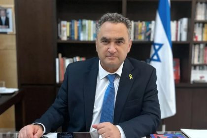 Joshua Zarka, ambassadeur d’Israël : « Reconnaitre un État palestinien après le massacre du 7 octobre revient à donner un prix à la barbarie »
