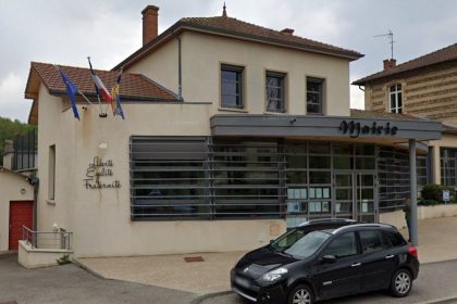 Le pronostic vital du maire agressé en Isère « n&rsquo;est plus engagé »