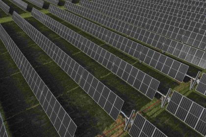 L&rsquo;illusion verte : panneaux solaires, terres empoisonnées et disparition de l&rsquo;agriculture