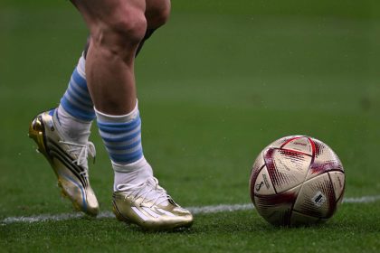 « J’ai rapidement compris qu’il était en arrêt » : un footballeur amateur sauve la vie de son adversaire en plein match