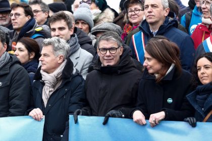 La gauche s&rsquo;engage à soutenir le mouvement de blocage du 10 septembre, sans récupération