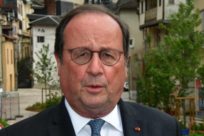Budget : une censure « probable » mais pas « immédiate », affirme François Hollande