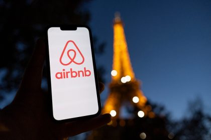 Squat via Airbnb : quand des faux touristes deviennent locataires indésirables en changeant les serrures