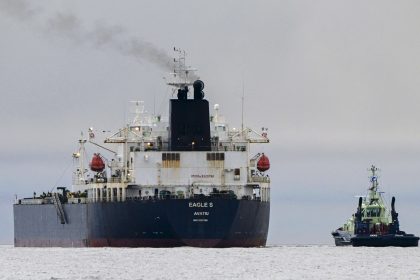 La Finlande inculpe le capitaine du pétrolier Eagle S pour sabotage de câbles sous-marins