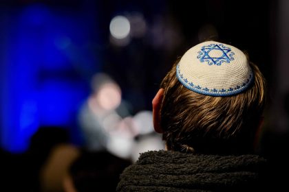 Violences antisémites près d’une synagogue à Neuilly : une enquête ouverte, renforcement de la sécurité dans les Hauts-de-Seine