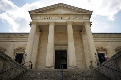 Justice : des audiences reportées faute d’interprètes qualifiés, alors que la demande explose