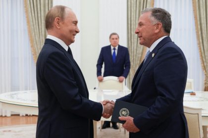 La Russie propose un sommet avec Donald Trump, alors que la Maison-Blanche confirme de nouvelles sanctions