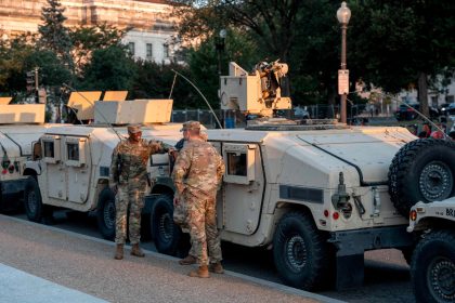 Les troupes de la Garde nationale arrivent à Washington après la déclaration de Donald Trump sur le contrôle fédéral