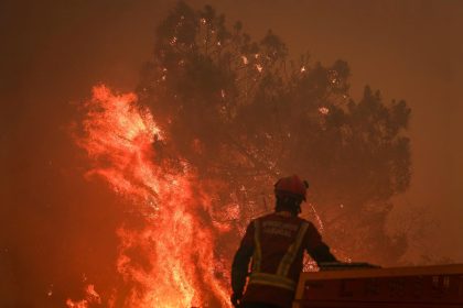 Portugal : un pompier tué, deux blessés graves dans les incendies